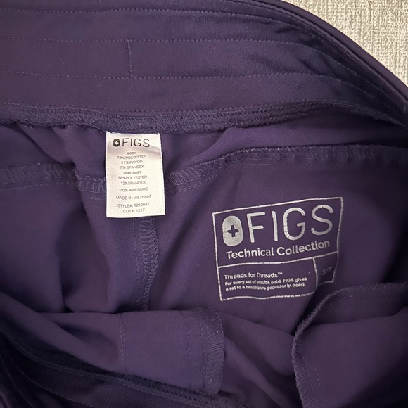 Figs Purple Scrub Set - Picture 8 of 13